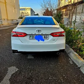 Toyota Camry 2020