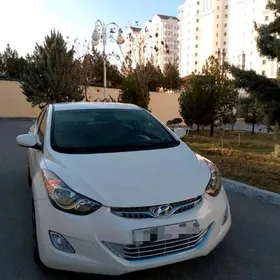 Hyundai Elantra 2013