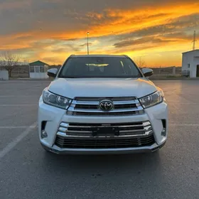 Toyota Highlander 2019