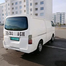 Nissan Urvan 2008