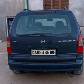 Opel Sintra 1999