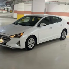 Hyundai Elantra 2019