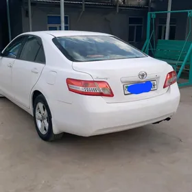 Toyota Camry 2011