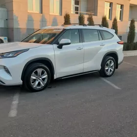 Toyota Highlander 2020