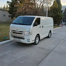 Toyota Hiace 2016