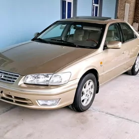 Toyota Camry 2000