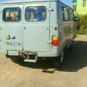 UAZ 469 2000