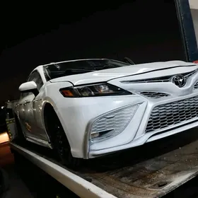 Toyota Camry 2021