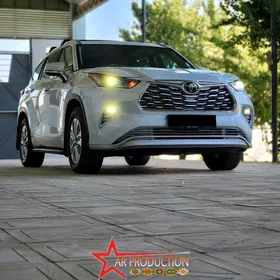 Toyota Highlander 2022