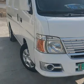 Toyota Hiace 2010