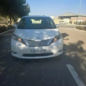 Toyota Sienna 2016