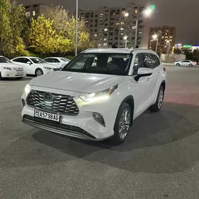 Toyota Highlander 2022