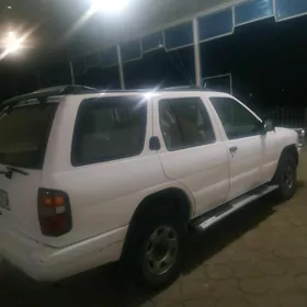 Nissan Pathfinder 1998