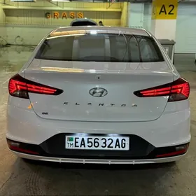 Hyundai Elantra 2019