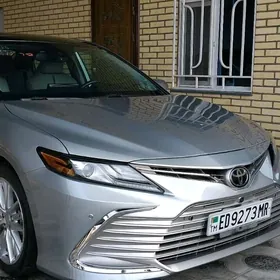 Toyota Camry 2021