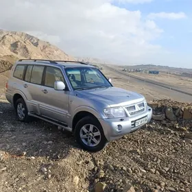 Mitsubishi Pajero 2004