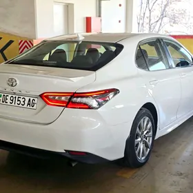 Toyota Camry 2019