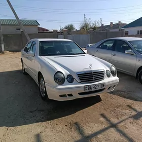 Mercedes-Benz E320 2001