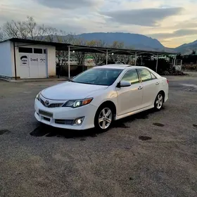 Toyota Camry 2013