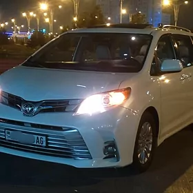 Toyota Sienna 2019