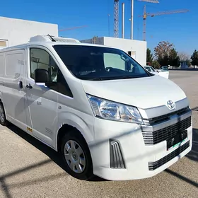 Toyota Hiace 2020