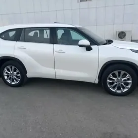 Toyota Highlander 2021