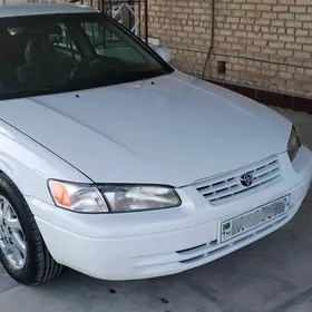 Toyota Camry 1999