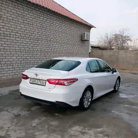 Toyota Camry 2019