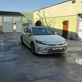 Toyota Camry 2025