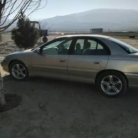 Opel Omega 2003