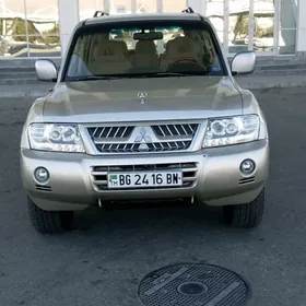 Mitsubishi Pajero 2005