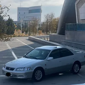 Toyota Camry 2000