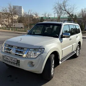 Mitsubishi Pajero 2014