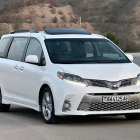 Toyota Sienna 2019