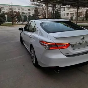 Toyota Camry 2018