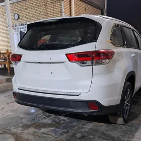 Toyota Highlander 2019