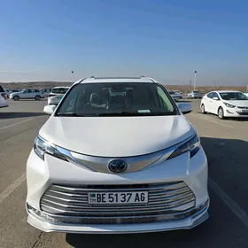 Toyota Sienna 2021