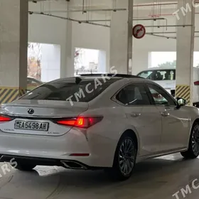 Lexus ES 350 2019