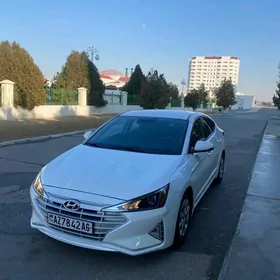 Hyundai Elantra 2019