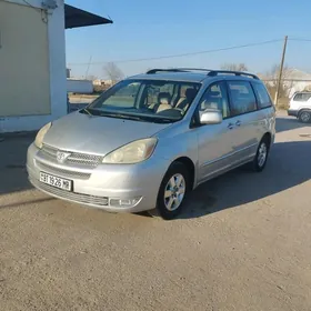 Toyota Sienna 2003