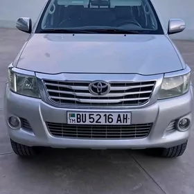 Toyota Hilux 2014