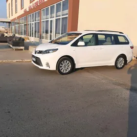 Toyota Sienna 2017