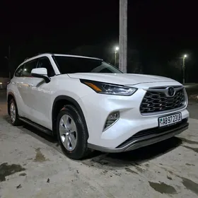 Toyota Highlander 2021