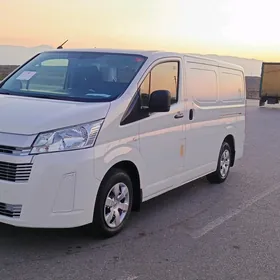 Toyota Hiace 2020