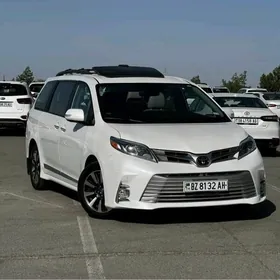 Toyota Sienna 2020