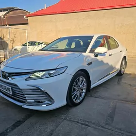 Toyota Camry 2024