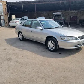 Toyota Camry 2000