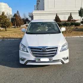 Toyota Innova 2015