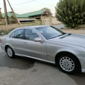 Mercedes-Benz E320 2003