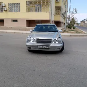 Mercedes-Benz E320 1999